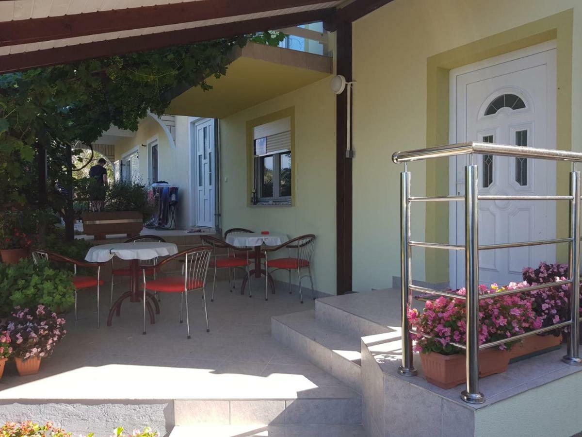 Holiday Home Rudelic Lukovo Šugarje Екстериор снимка